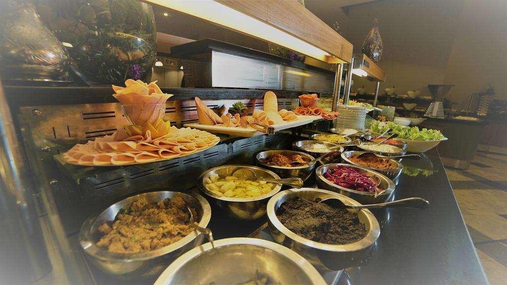 Istanbul Gonen Hotel Istambul Exterior foto A selection of German salads