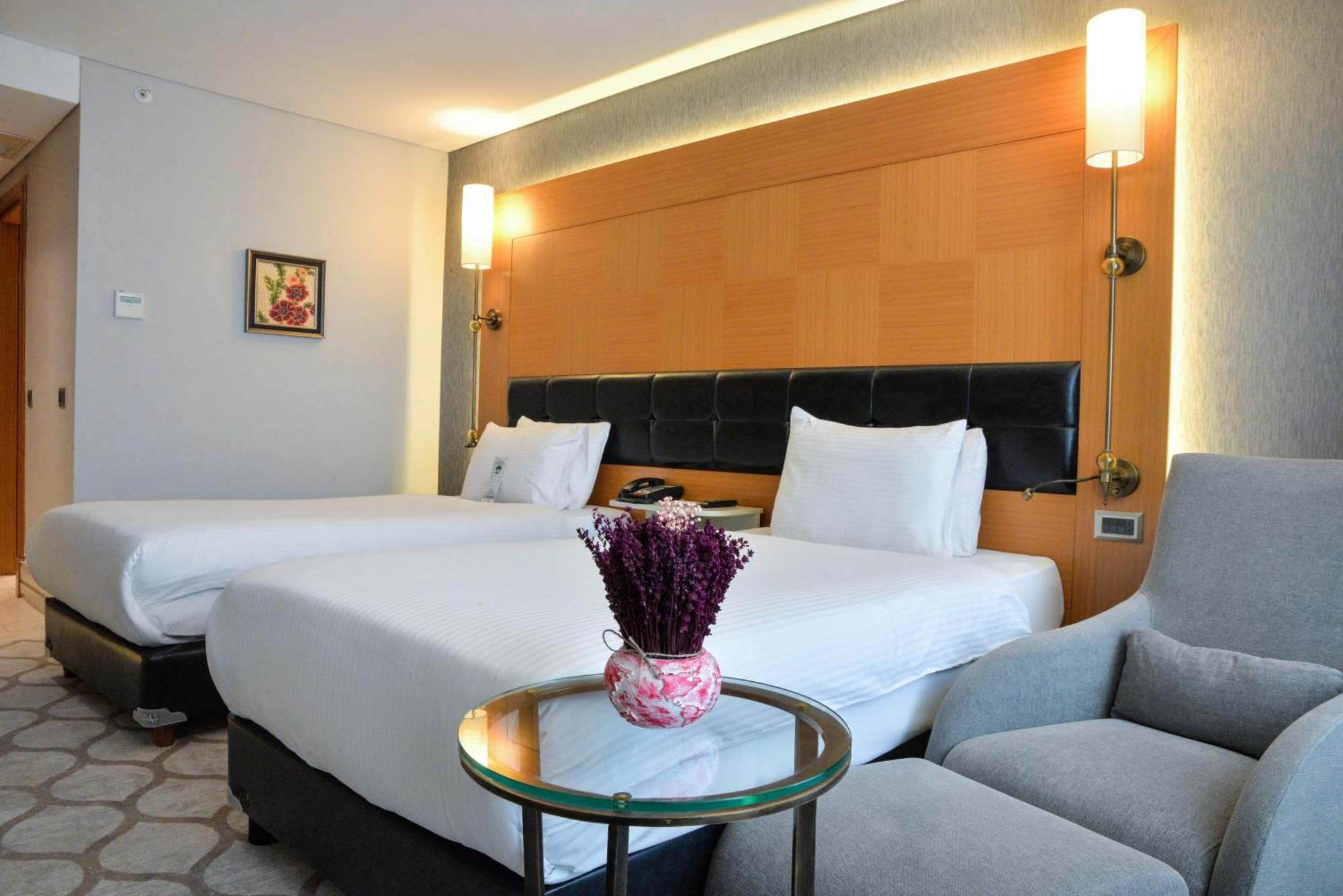 Istanbul Gonen Hotel Istambul Exterior foto A room at the hotel