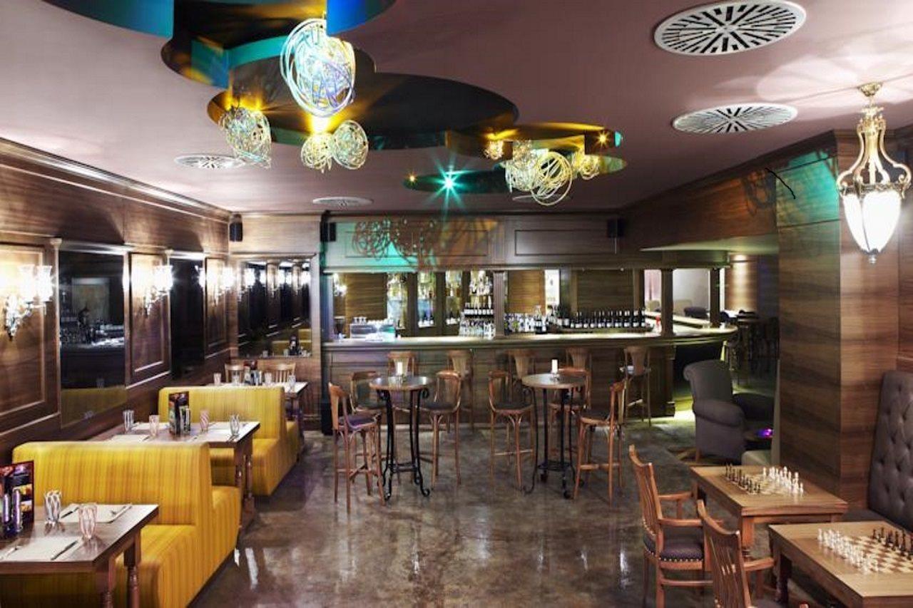 Istanbul Gonen Hotel Istambul Exterior foto The interior of the restaurant
